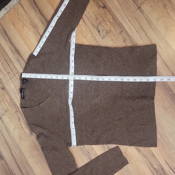 VALERIE by VALERIE STEVENS Brown Ribbed Extra Fine Merino Wool V-neck Sweater - Picture 6 of 7